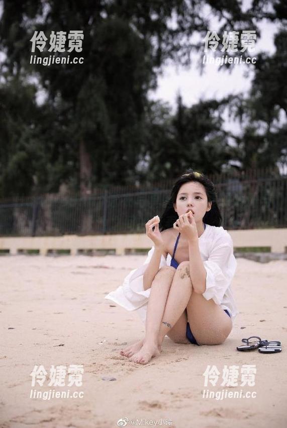 Hana Bunny泳衣写真图集：展现海滩与泳池之间的青春气息-伶婕霓